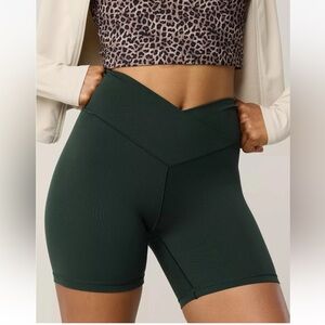 BNWT Aerie Offline Real Me High Rise Crossover 5 inch Inseam Biker Short